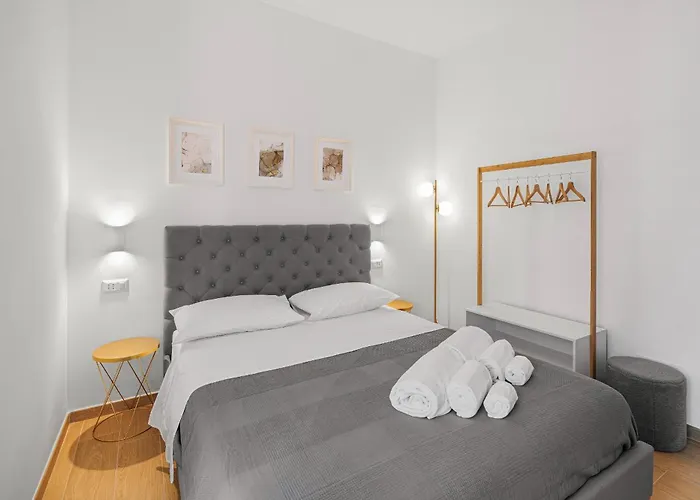 Aurelia Sunset Home